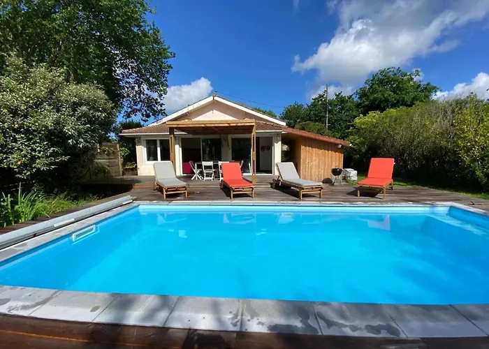 Дом отдыха Maison Des Lauriers A With Heated Pool