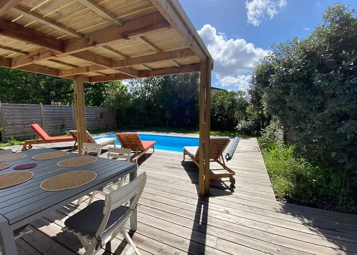 Maison Des Lauriers A With Heated Pool Дом отдыха