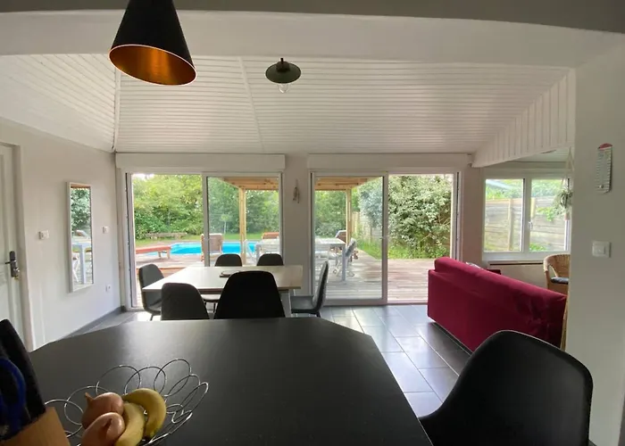 Дом отдыха Maison Des Lauriers A With Heated Pool *