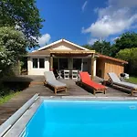 Maison Des Lauriers A With Heated Pool Andernos-les-Bains
