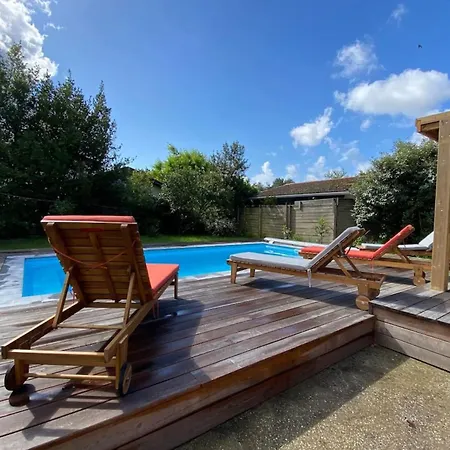Maison Des Lauriers A With Heated Pool 度假居 *
