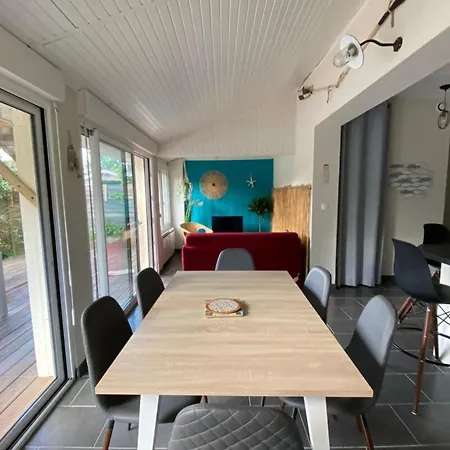 別荘 Maison Des Lauriers A With Heated Pool